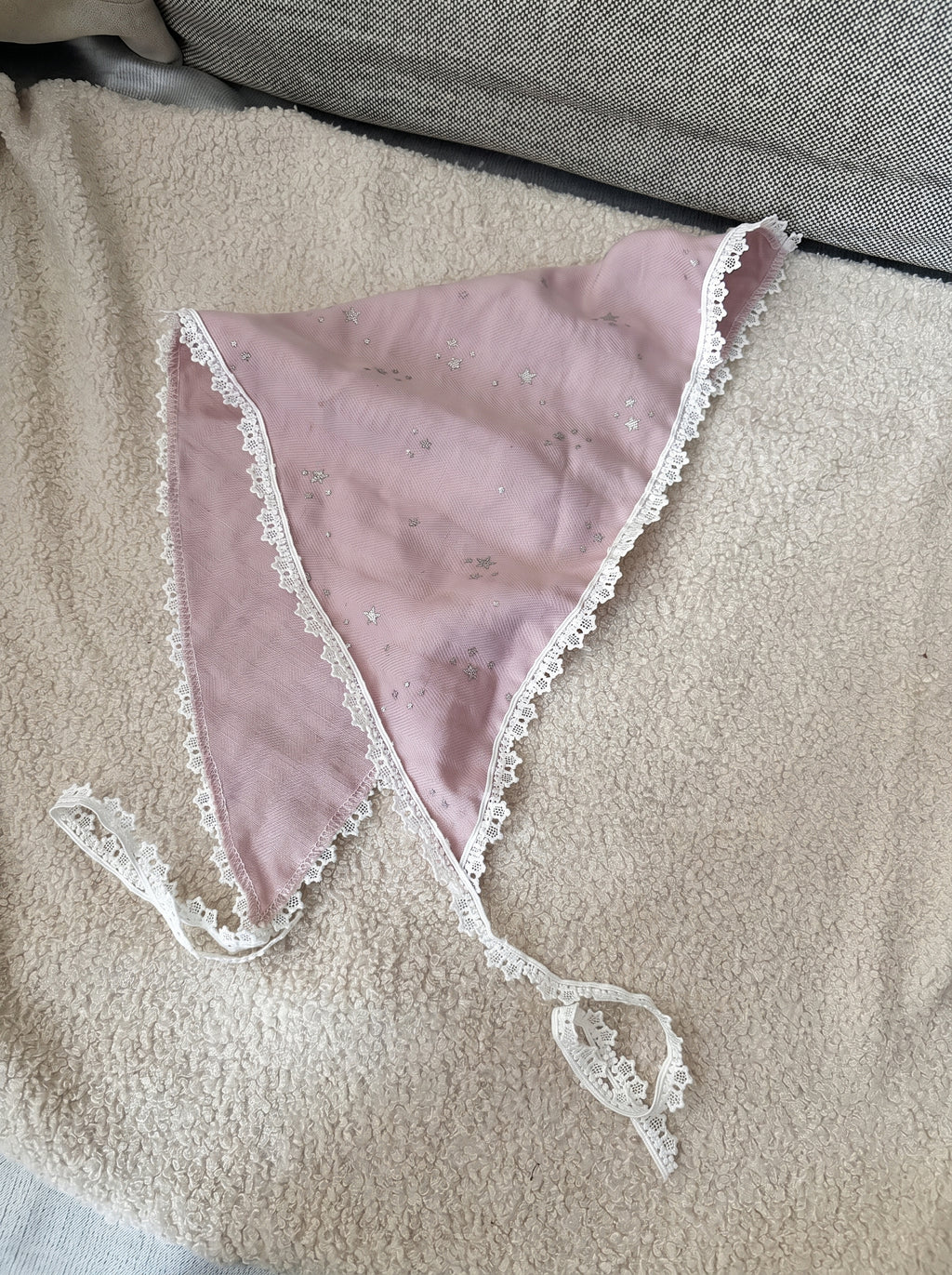Lace-Trimmed Triangle Headscarf