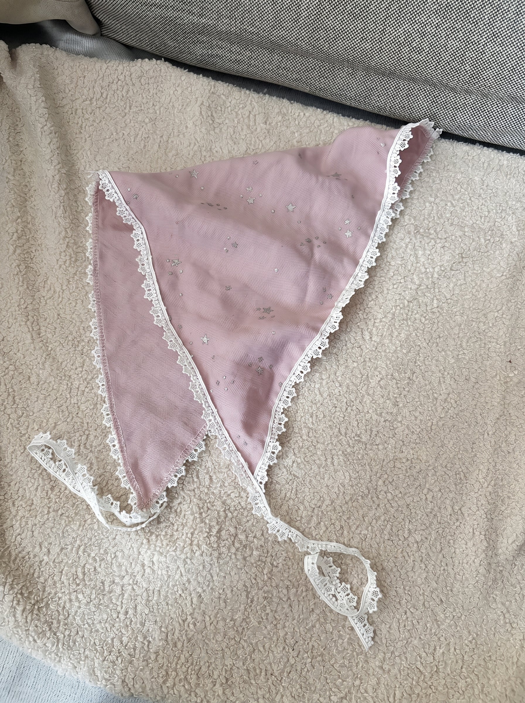 Lace-Trimmed Triangle Headscarf